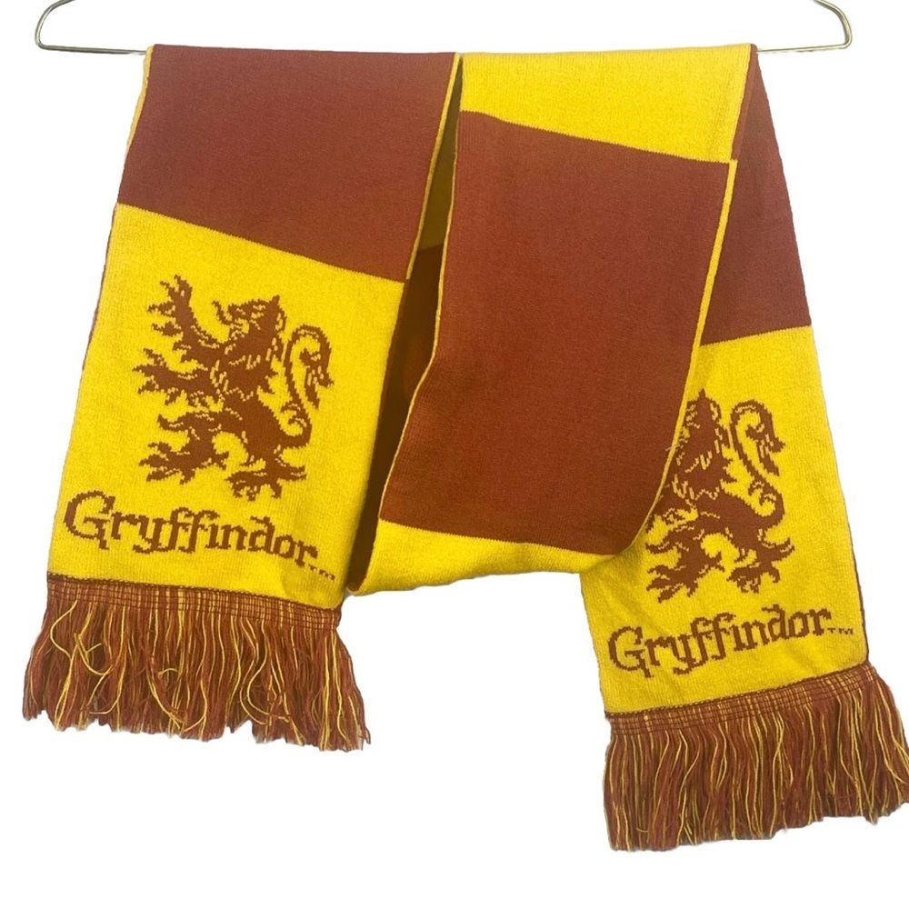 New‎ York Mets Harry Potter Hogwarts House Scarf  4/27/24 — Gryffindor Universal